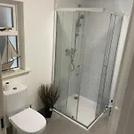 Seid Bo - Sleeps 6 -private 6 Person Wood Burning Hottub 아파트