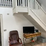 Seid Bo - Sleeps 6 -private 6 Person Wood Burning Hottub *