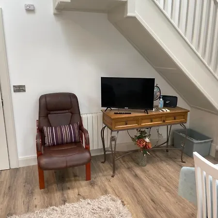 Seid Bo - Sleeps 6 -private 6 Person Wood Burning Hottub *