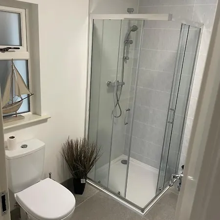 Seid Bo - Sleeps 6 -private 6 Person Wood Burning Hottub Apartment