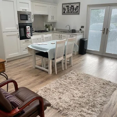 Apartment Seid Bo - Sleeps 6 -private 6 Person Wood Burning Hottub