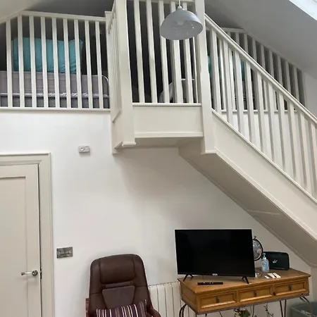 Seid Bo - Sleeps 6 -private 6 Person Wood Burning Hottub Apartment