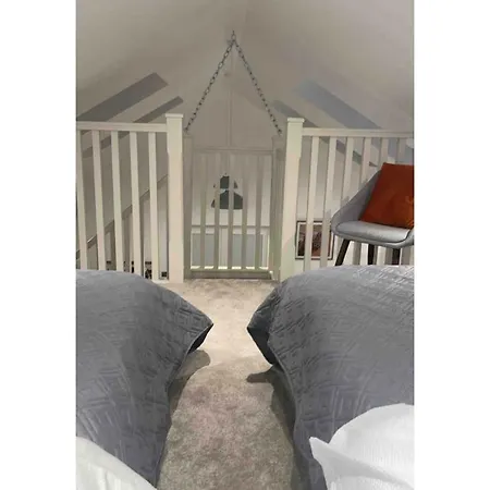 Seid Bo - Sleeps 6 -private 6 Person Wood Burning Hottub *