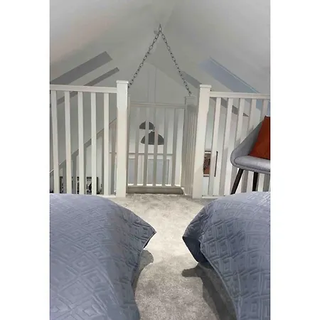 Seid Bo - Sleeps 6 -private 6 Person Wood Burning Hottub *