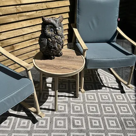 Seid Bo - Sleeps 6 -private 6 Person Wood Burning Hottub Apartment