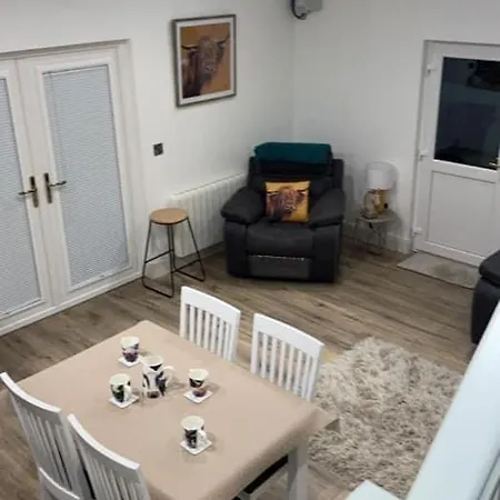 Seid Bo - Sleeps 6 -private 6 Person Wood Burning Hottub *