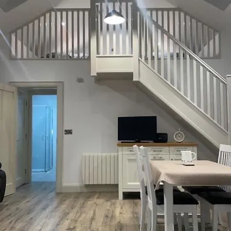 Apartment Seid Bo - Sleeps 6 -private 6 Person Wood Burning Hottub Burnfoot