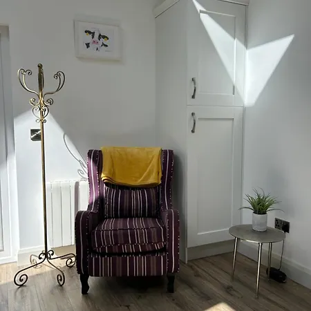 Apartment Seid Bo - Sleeps 6 -private 6 Person Wood Burning Hottub Burnfoot