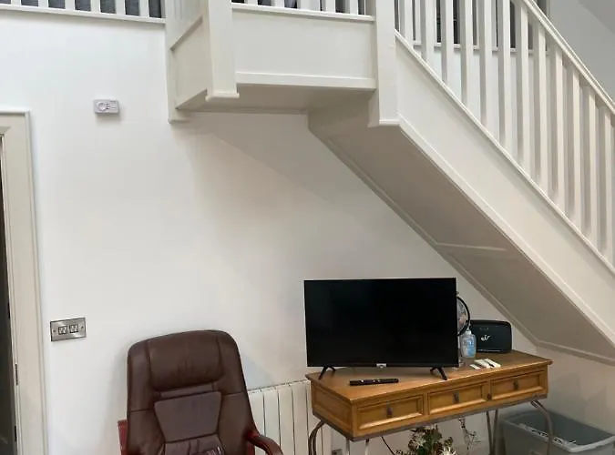 Seid Bo - Sleeps 6 -private 6 Person Wood Burning Hottub *