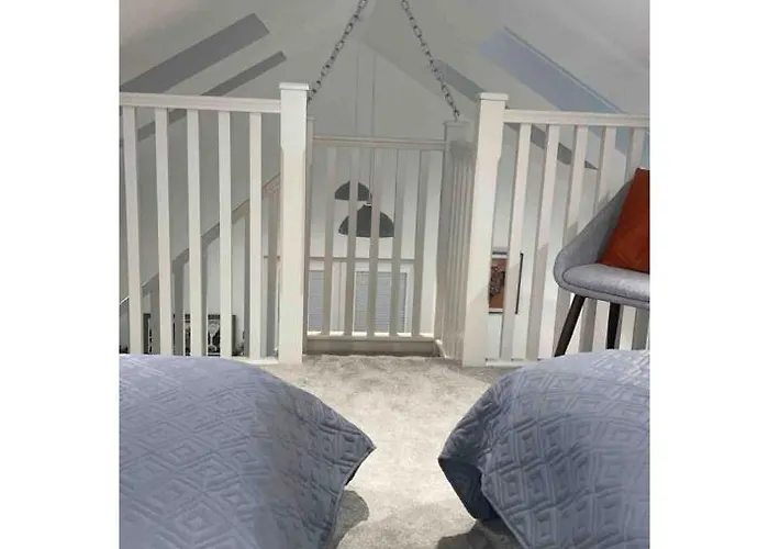 Seid Bo - Sleeps 6 -private 6 Person Wood Burning Hottub *