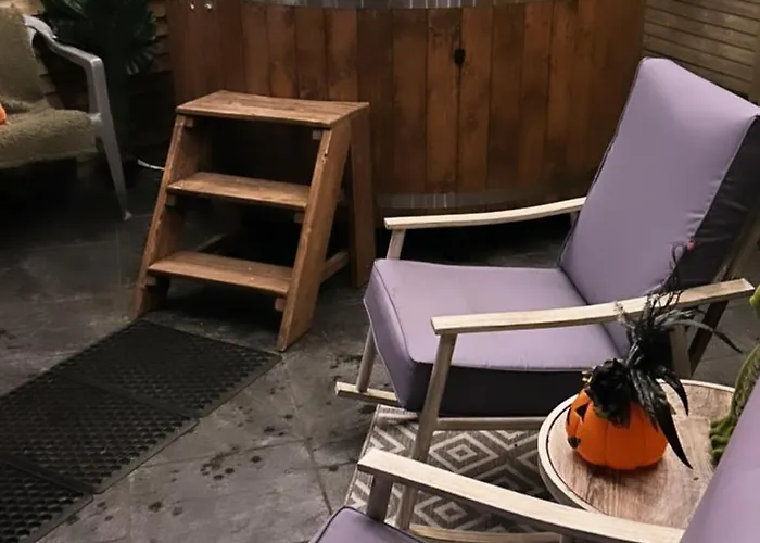 Lejlighed Seid Bo - Sleeps 6 -private 6 Person Wood Burning Hottub