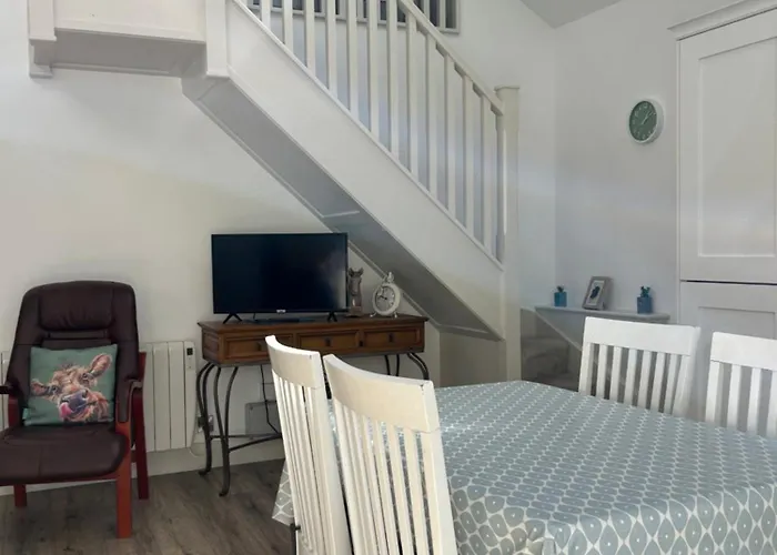 Seid Bo - Sleeps 6 -private 6 Person Wood Burning Hottub Lejlighed